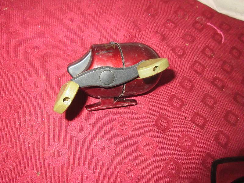 lot 59 image: SHAKESPEAR ALPHA 400 REEL