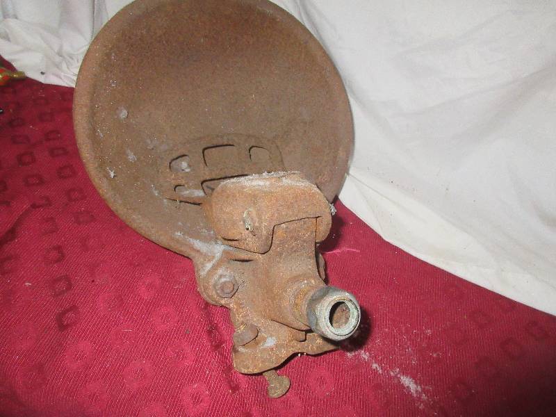 lot 73 image: VINTAGE STEEL DRINKING CUP