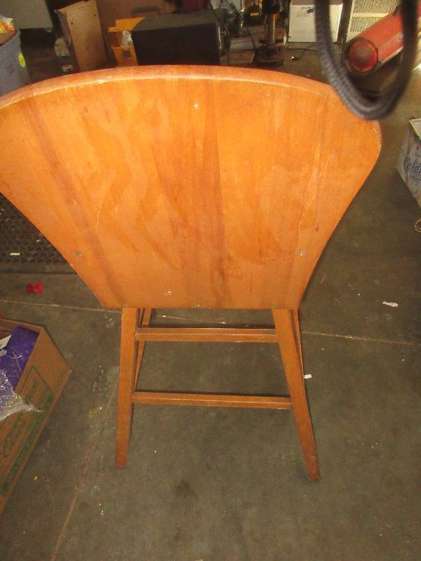 lot 93 image: 1960 HIGH CHAIR