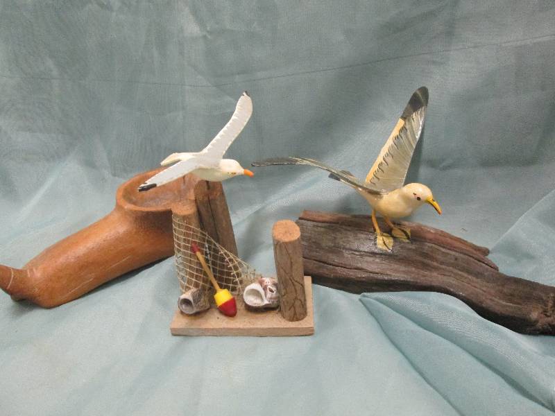 3 Wood and Seagull knick knacks...