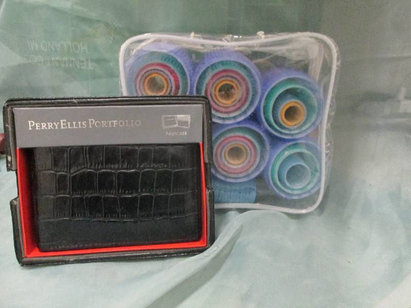 Mens black leather wallet and women...