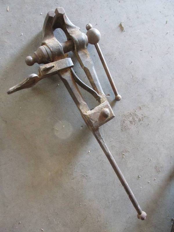 Large vice to mount in the ground...