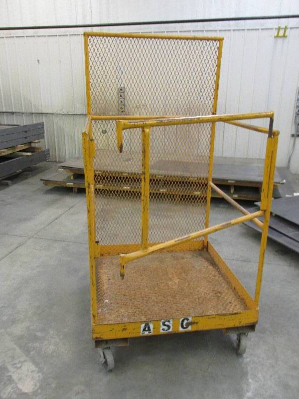 Hercules rolling cart with lift up ...