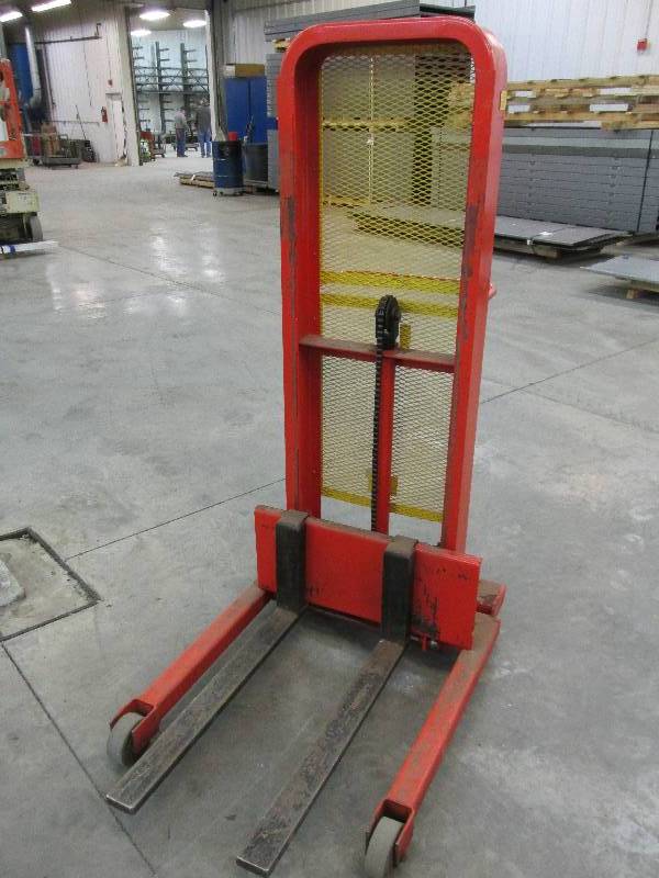 Foot pump pallet lift and work stat...