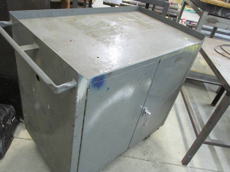 Metal work cart on wheels, 3 x 22...