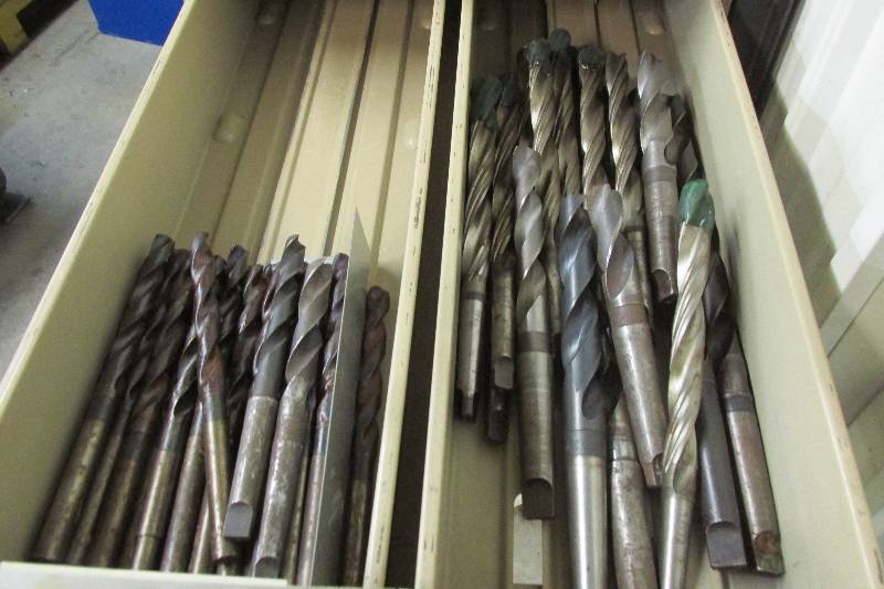 Lot of drill bits, mainly 916  37...