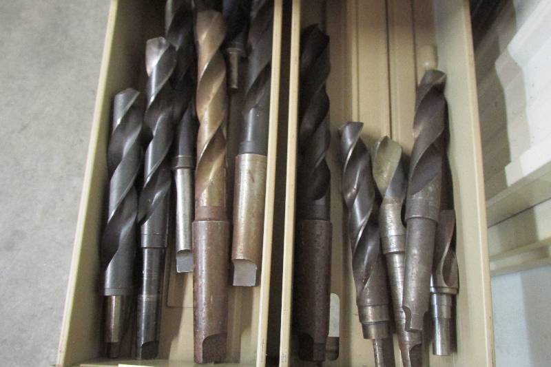 Lot of drill bits, mainly 1 1732 ...
