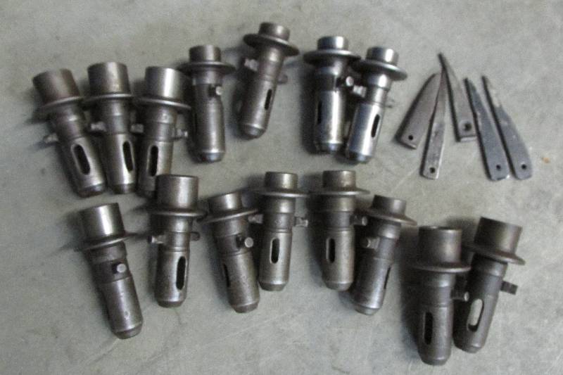 Lot of machine accessories, collets...
