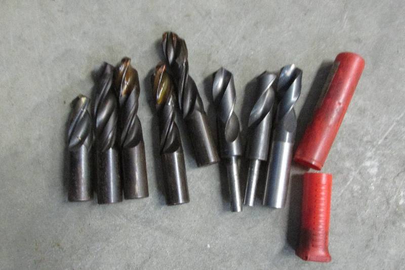 Lot of 1 drill bits...