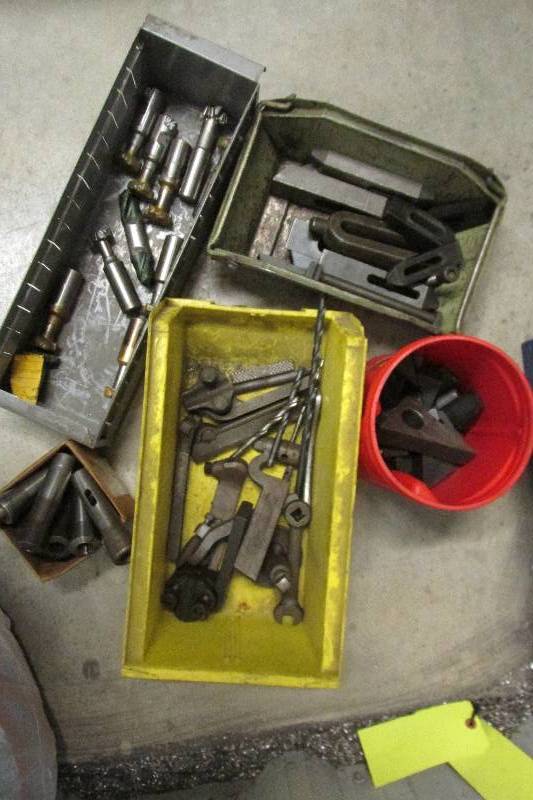 Lot of assorted machine accessories...