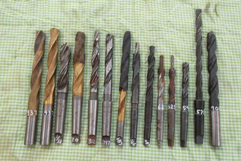 Lot of assorted drill bits, many ar...