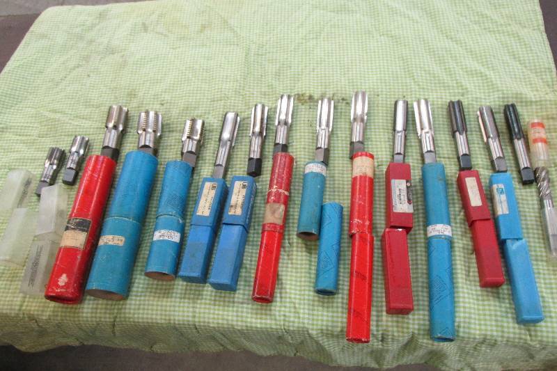 Lot of assorted taps, many brand ne...