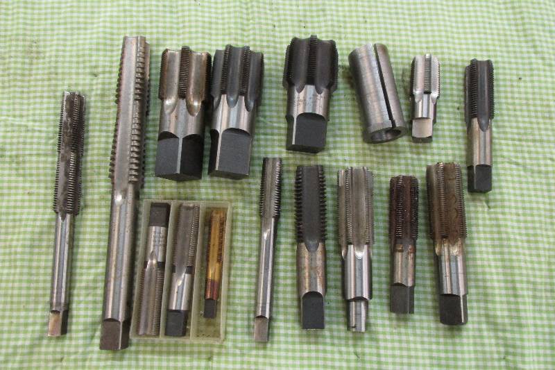 Lot of assorted taps...