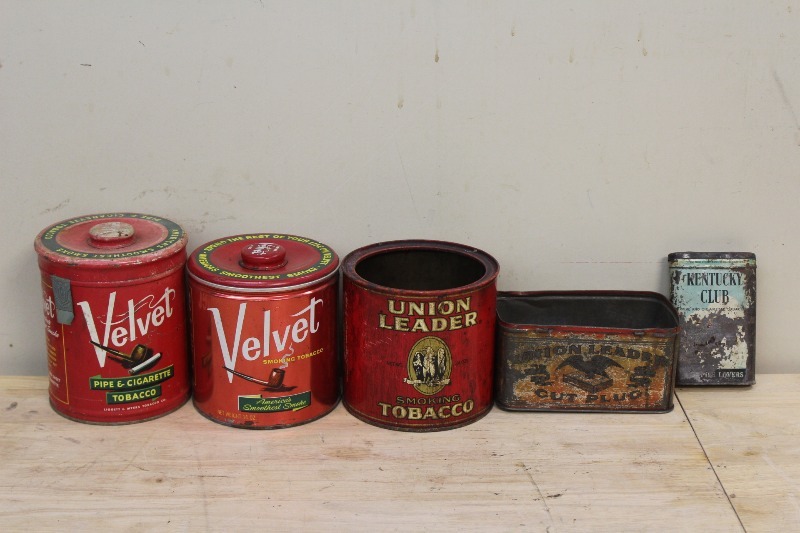 Vintage Tabaco Tins