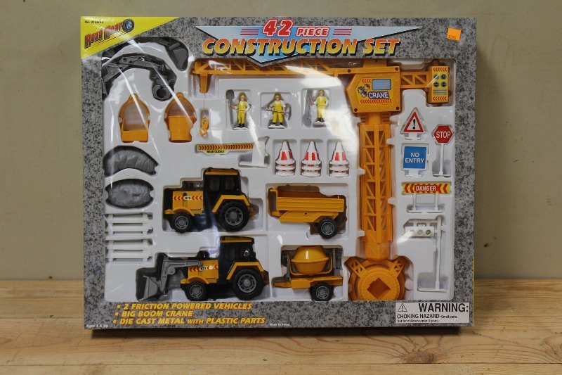 42 Piece Construction Set - NEW in Box Toy