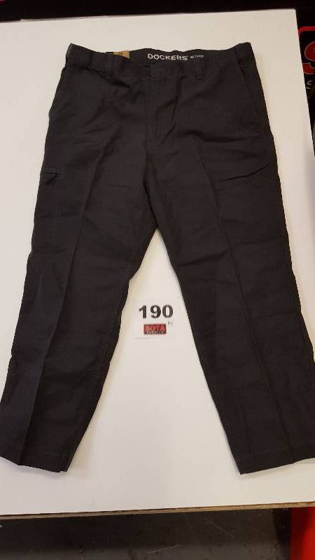 DOCKERS D3 CLASSIC CARGO PANTS  GREY  38X29