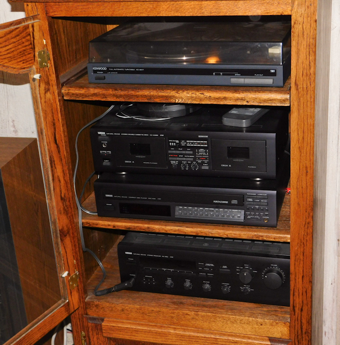 lot 1 image: 4 component stereo system..yamaha natural sound stereo receiver
