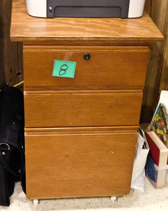 lot 8 image: strong sturdy three drawer wooden stand on wheels