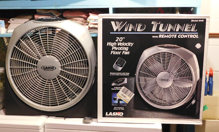 lot 18 image: Lasko Wind Tunnel box fan with remote control in original box