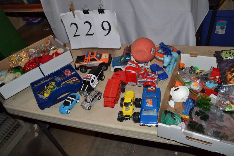 lot 229 image: Misc Toys