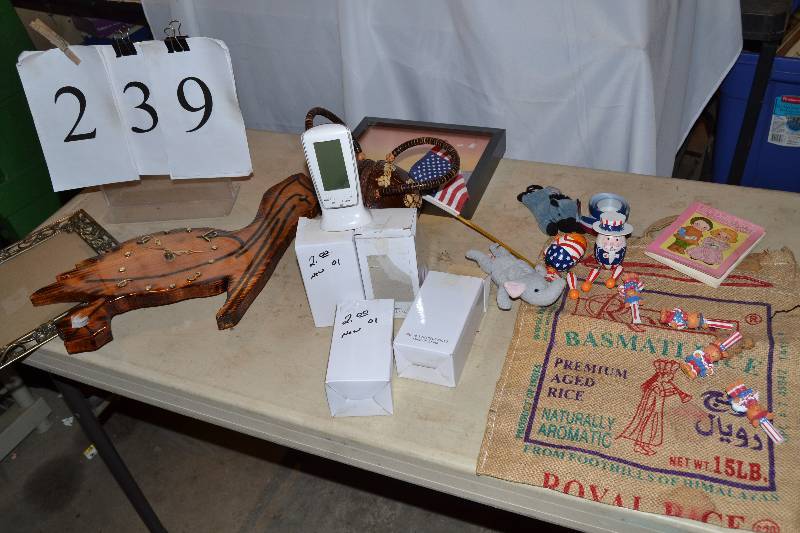 lot 239 image: Misc items