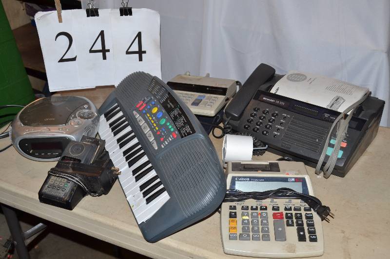 lot 244 image: Misc Electronics