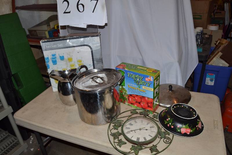 lot 267 image: Misc items