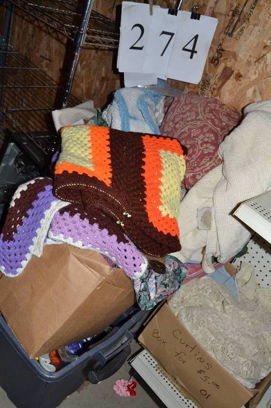 lot 274 image: Linens