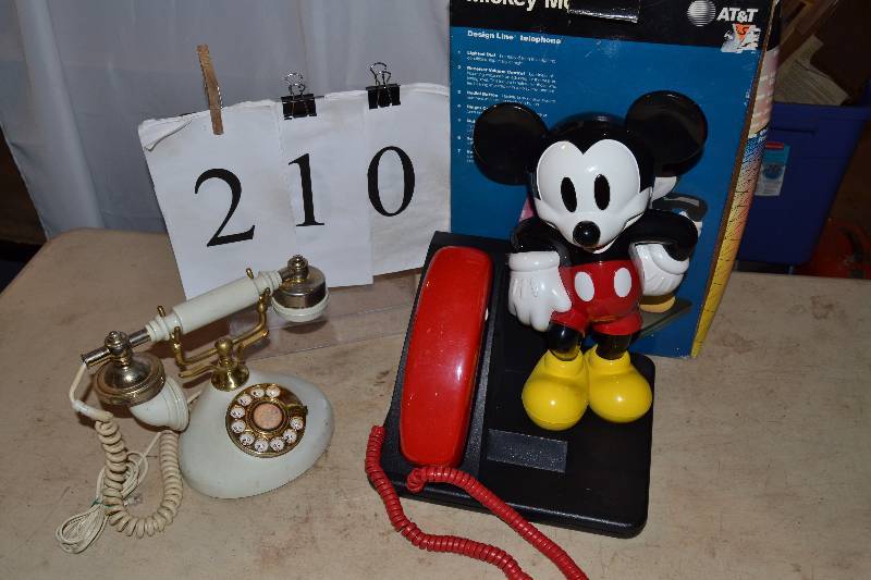 lot 210 image: Phones