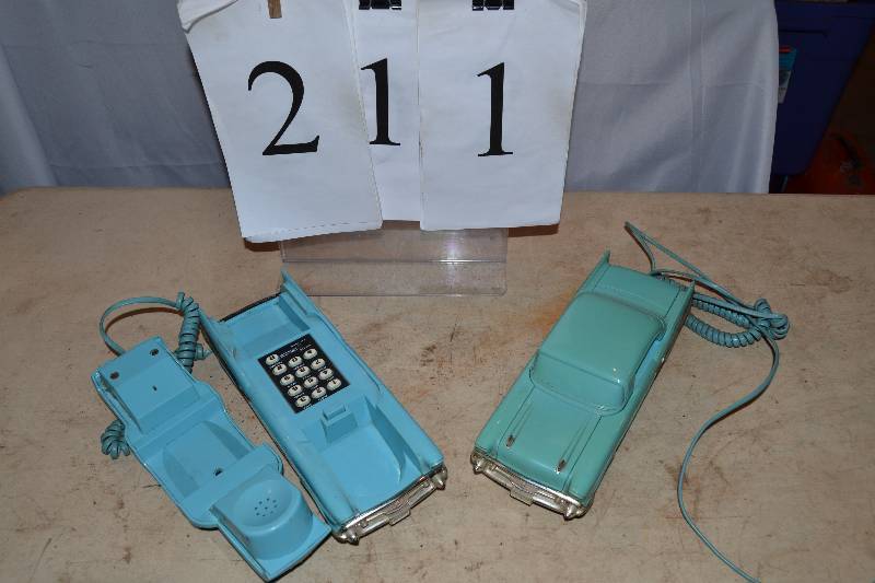 lot 211 image: Phone