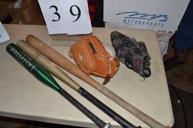 lot 39 image: Baseball