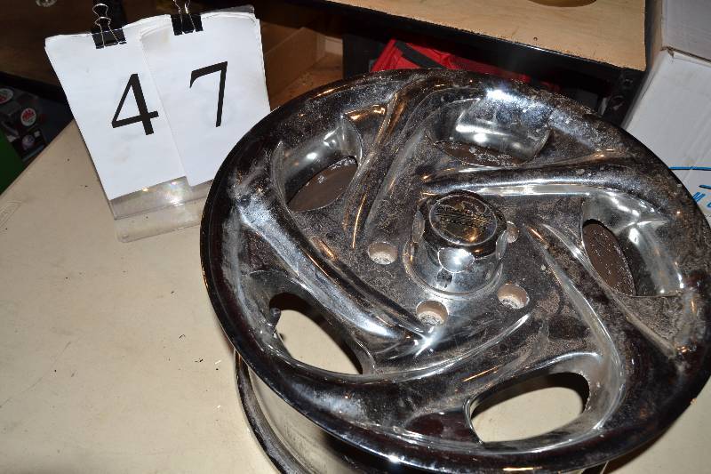 lot 47 image: American Racing Rims
