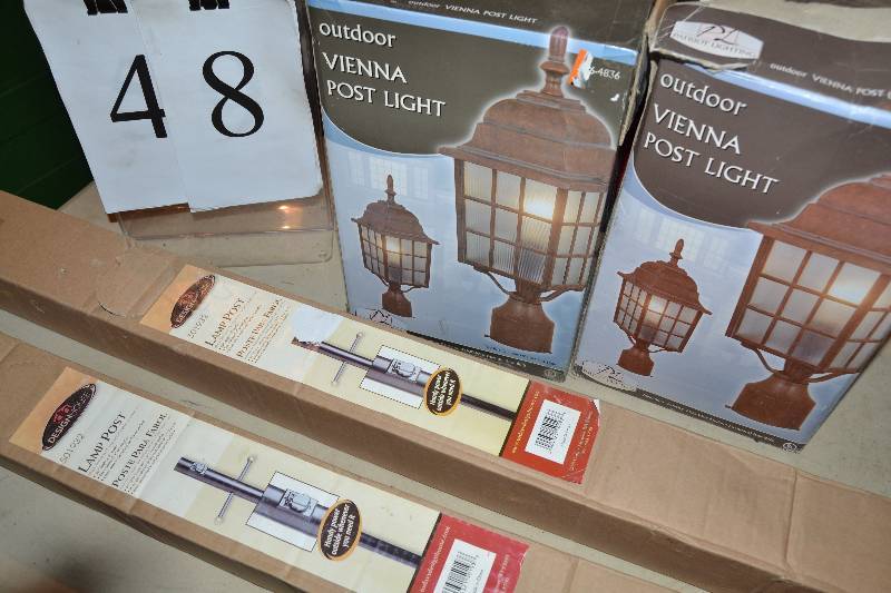 lot 48 image: Lamp Post