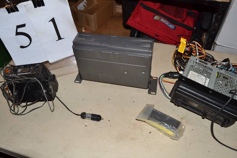 lot 51 image: Misc items