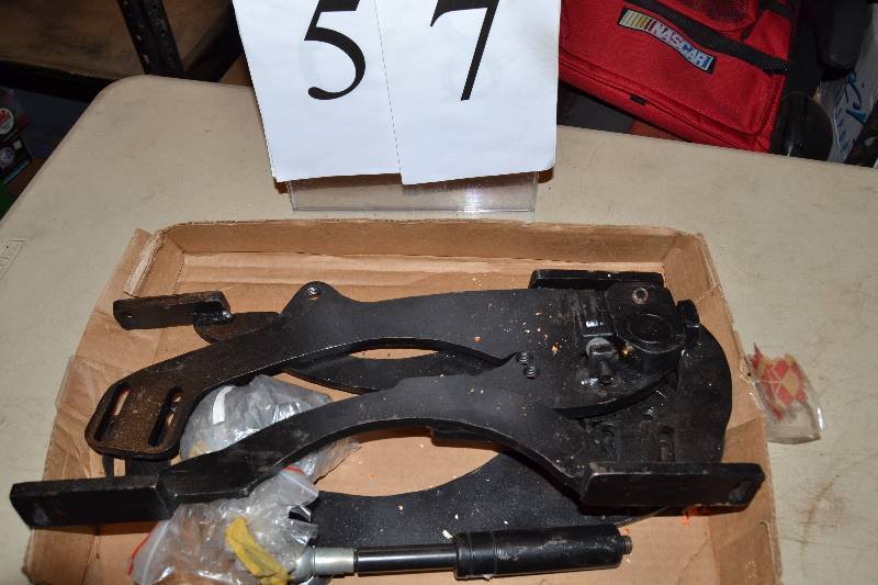 lot 57 image: automobile Door Hinges