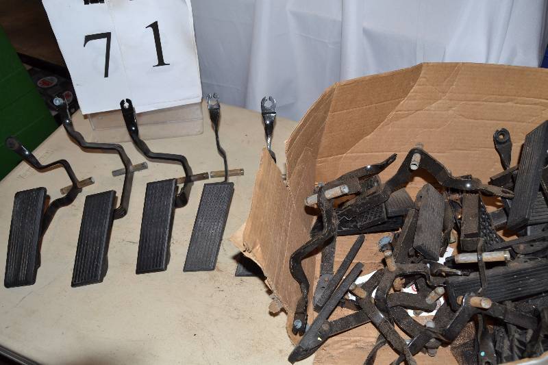 lot 71 image: Brake Peddle Brackets