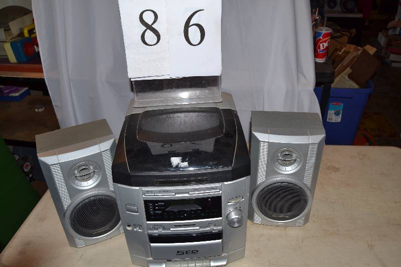 lot 86 image: Durabrand Stereo