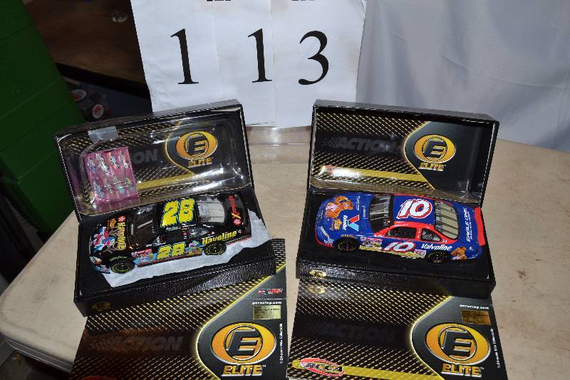 lot 113 image: Die Cast Model Cars