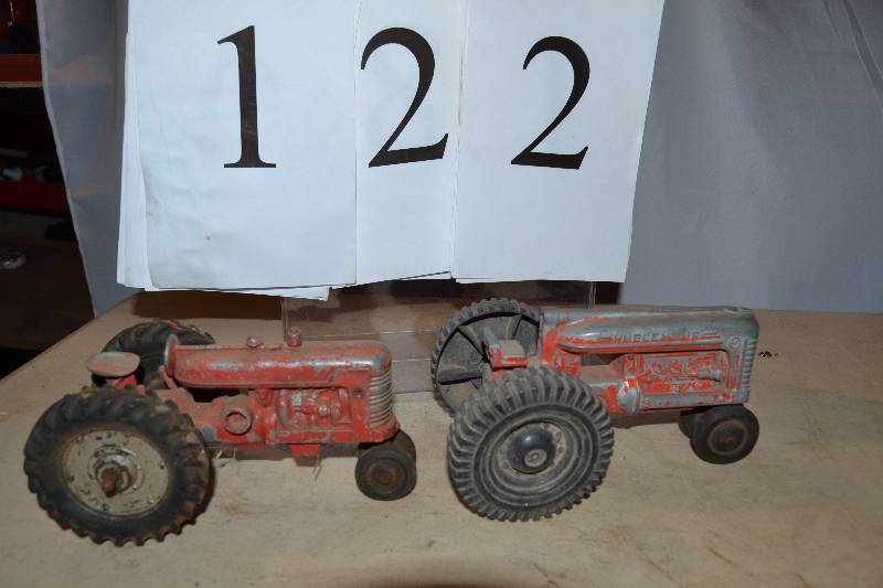lot 122 image: Toy Tractors