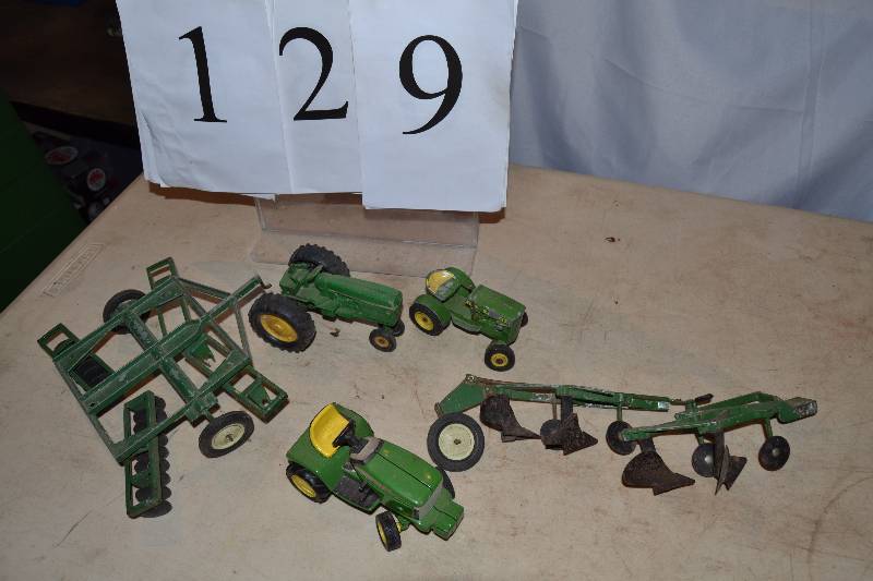 lot 129 image: John Deere