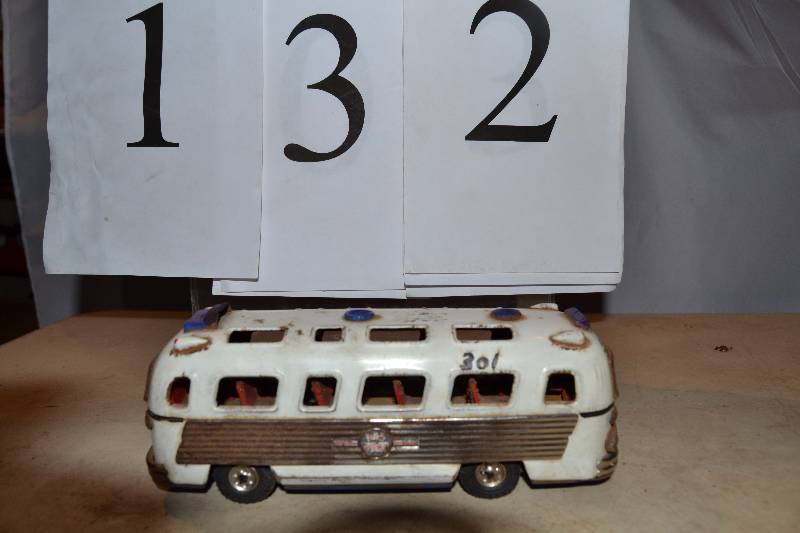 lot 132 image: Vintage Bus