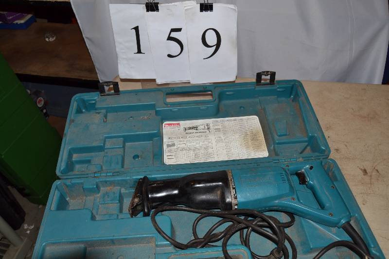 lot 159 image: Makita Saws