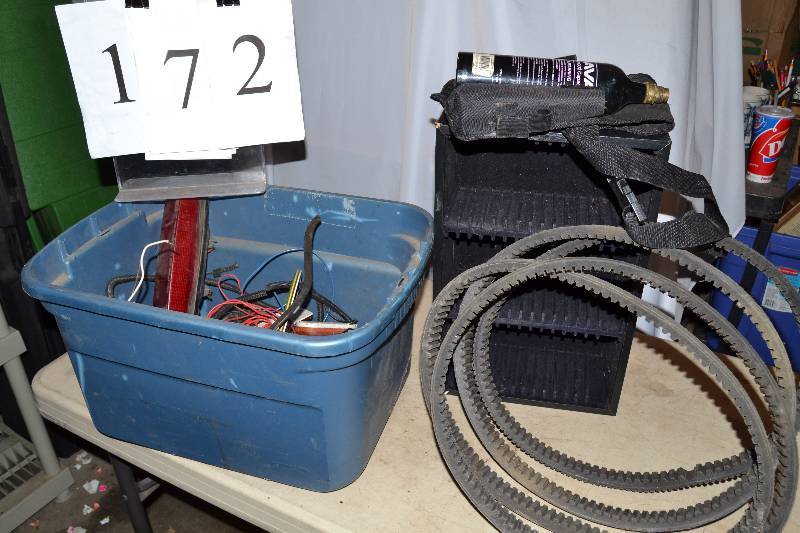 lot 172 image: Misc items