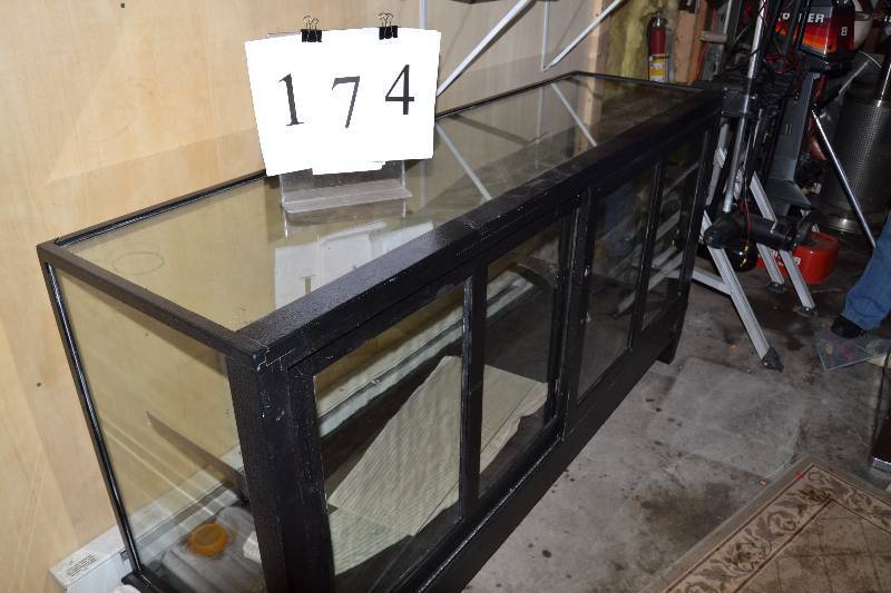 lot 174 image: Display Case
