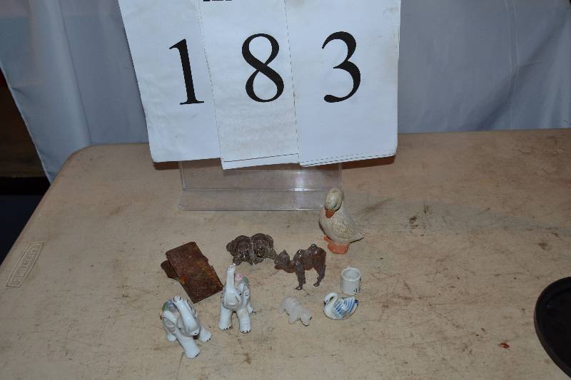 lot 183 image: Figurines