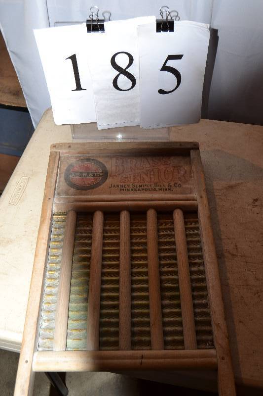 lot 185 image: Wash Board