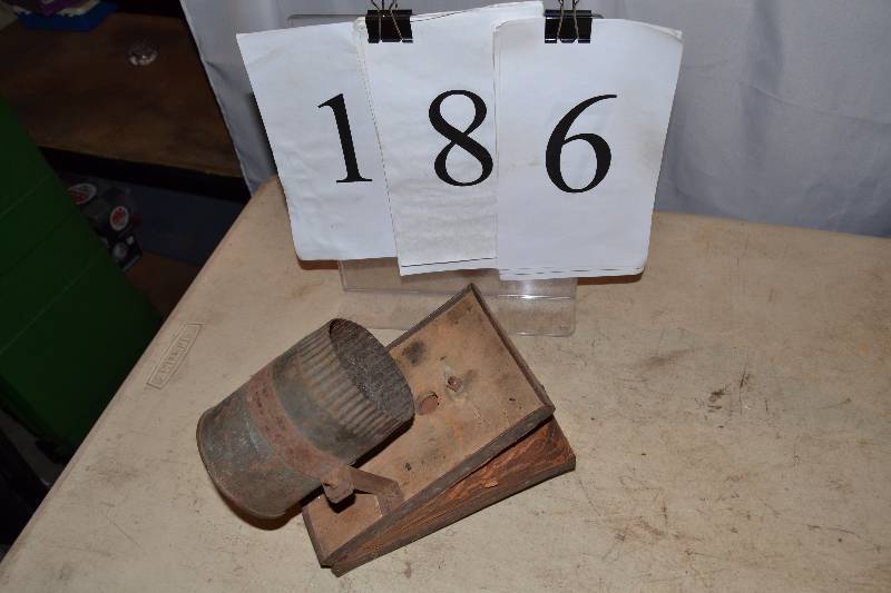 lot 186 image: Bee Smoker