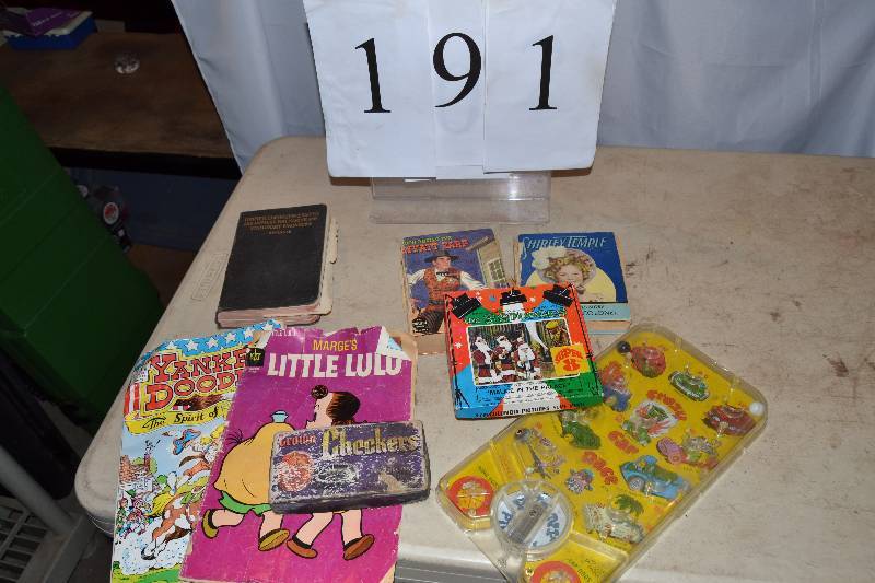 lot 191 image: 3 Stooges