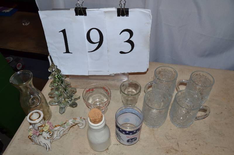 lot 193 image: Misc Glassware