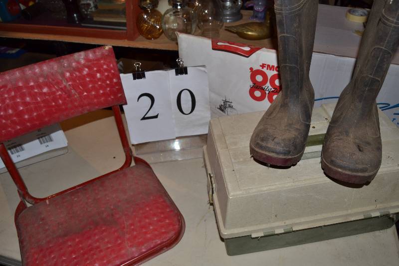 lot 20 image: Fishing Misc